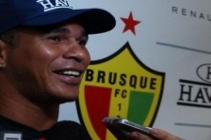 CRB mostra interesse na contratação de Aloísio Chulapa