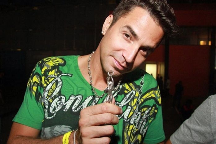 Latino: 'Artista ou é muito homem ou muito gay'