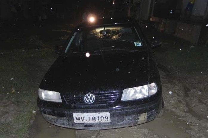 Cinco homens em carro com adesivo do Judiciário matam jovem