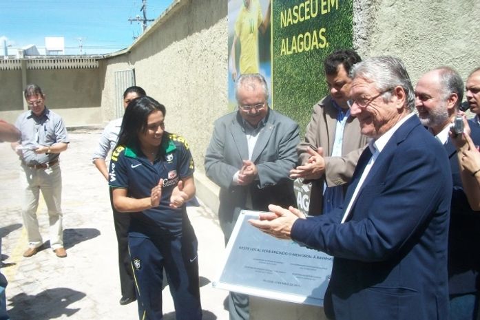 Café da manhã lança pedra fundamental do memorial “Rainha Marta”