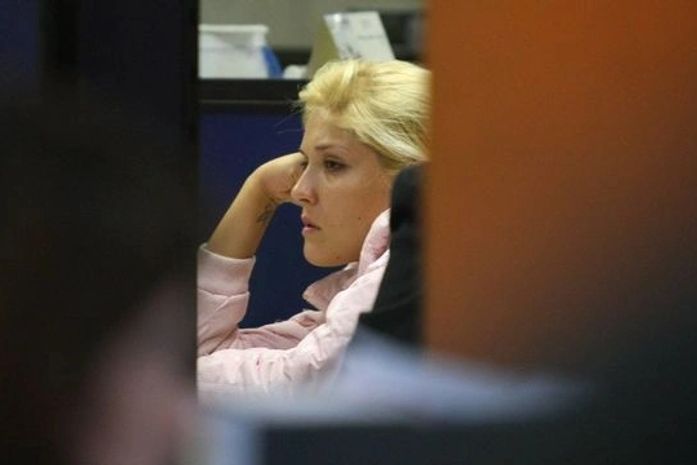 Jovem de 18 anos enforca namorado com cinto em motel