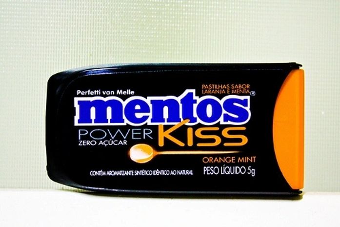Mentos Power Kiss Orange Mint (5g de balinha)