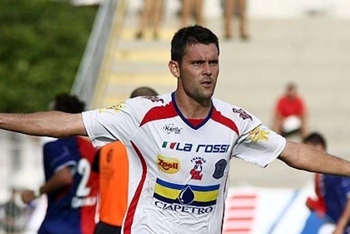 Pretendido pelo ASA, atacante acerta com o Paraná