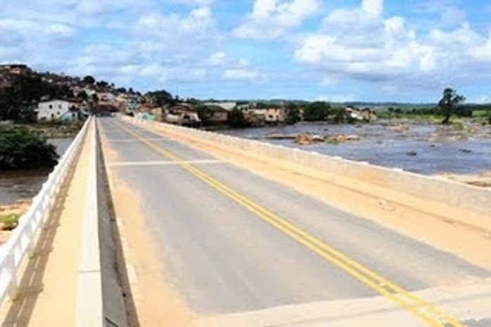 Rio Largo: Governo reconstrói Ponte do Riachão
