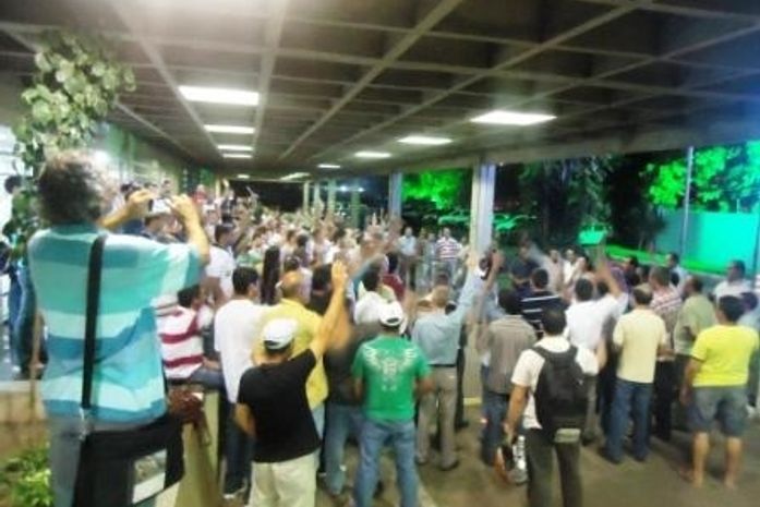 Servidores aguardam acordo coletivo