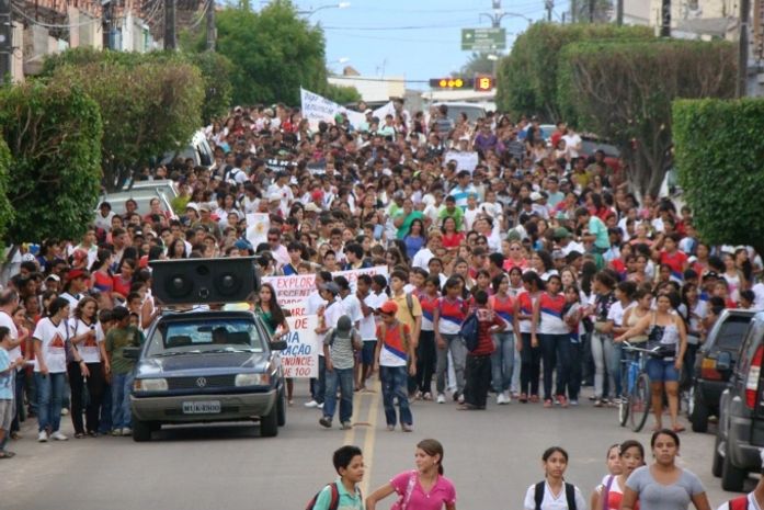 Caminhada marca protesto contra o abuso sexual