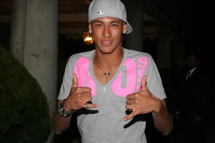 Neymar se incomoda com discussões sobre mãe de seu filho