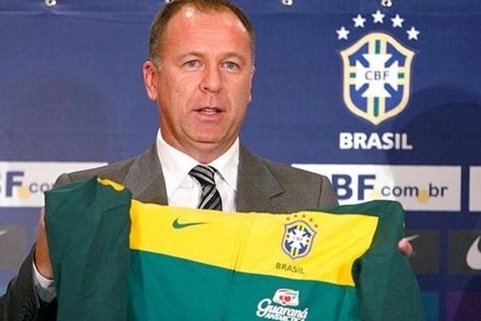 Mano Menezes convoca seleção com novidades