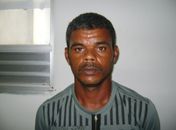 Polícia Militar apreende espingarda calibre 12.‏