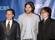Jon Cryer, Ashton Kutcher e Angus T. Jones
