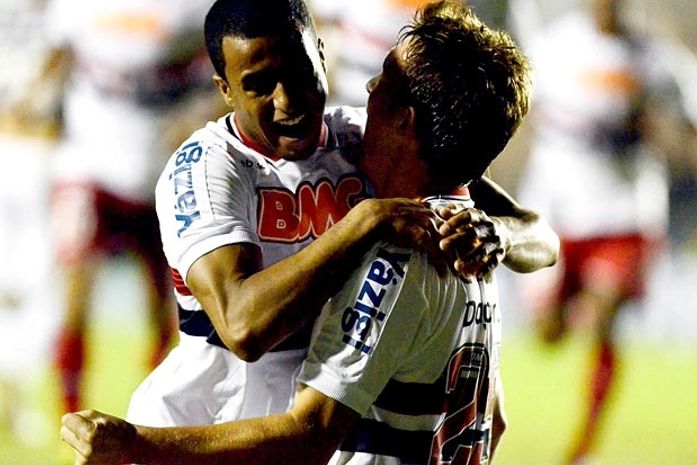 Sob o comando de Lucas e Dagoberto, São Paulo vence o Fluminense no RIo de Janeiro