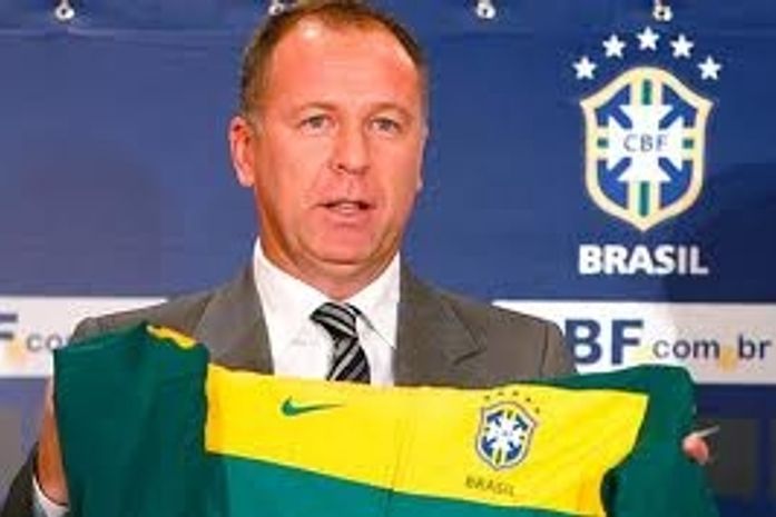 Seleção de Mano para amistosos no país é mais brasileira do que nunca