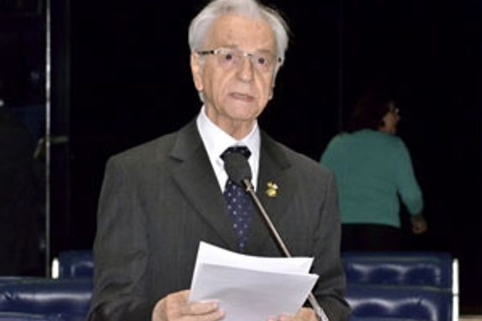 Foto de arquivo mostra o senador Itamar Franco no
plenário do Senado