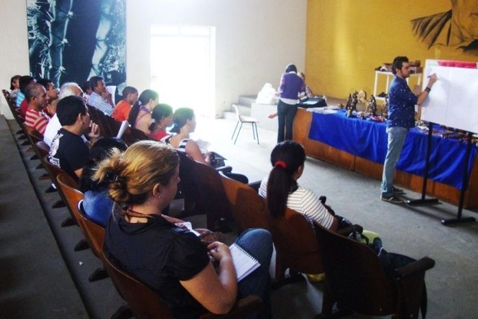 Artesãos participam de curso de capacitação em Palmeira dos Índios‏