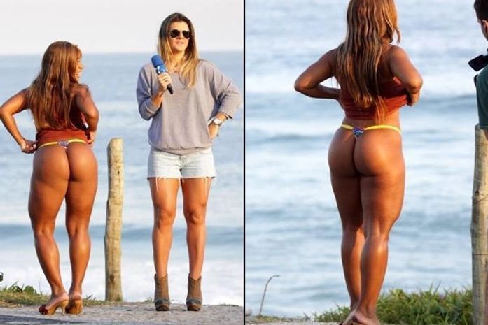 Mulher Jaca mostra o bumbum para Mirella Santos em entrevista