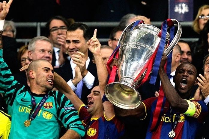 Liderado por Messi, futebol arte do Barça bate Manchester e leva o tetra