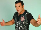Beto Barbosa completa 25 anos de carreira e rejeita título de rei da lambada