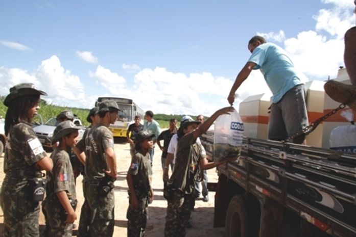 Codevasf realiza peixamento na bacia do rio Piauí em Coruripe