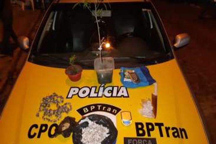 Drogas apreendidas no Santos Dumont, parte alta de Maceió.