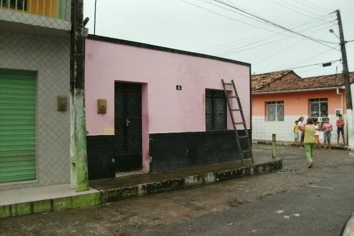 Aposentado é encontrado morto dentro de sua casa