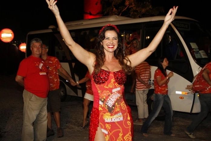 Luma de Oliveira vai ser homenageada por escola de samba