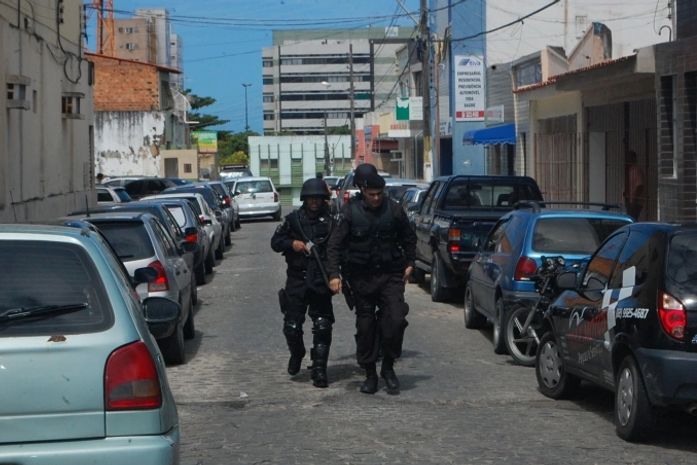 líder do peletão do Bope chegando ao QGC