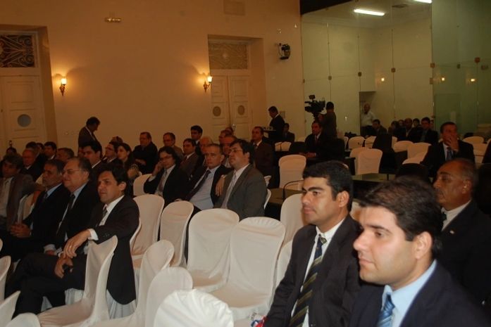 Plneário da ALE com covnidados