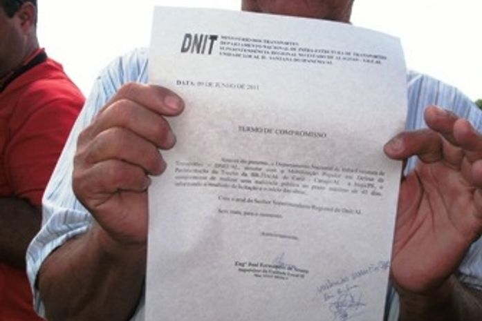 Após protesto que fechou divisa AL/PE, DNIT assina termo