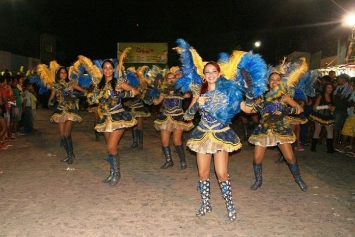 Campo Alegre comemora 51 anos com grande desfile estudantil