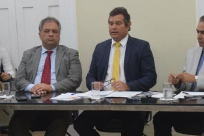 Silvio Camelo acompanha 'aula' de Maurício Quintella