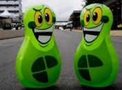 Tv influencia comemorações de gol com boneco João Sorrisão