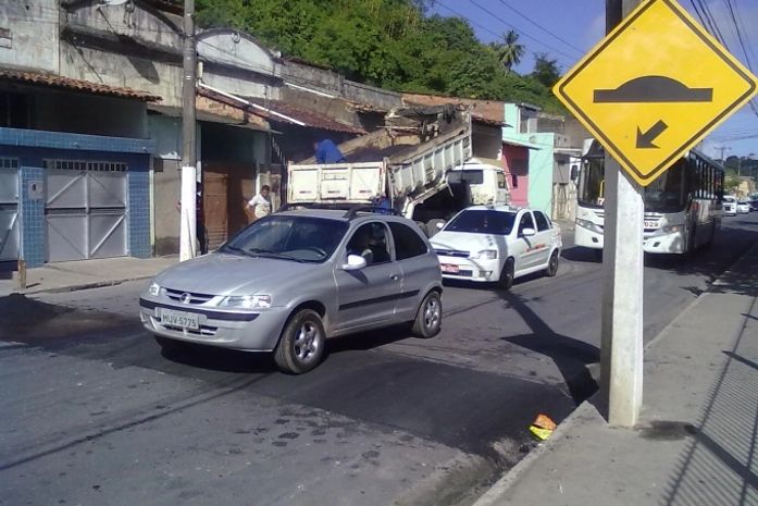 Após morte de idosa, SMTT constrói lombadas e pinta faixas de pedestres