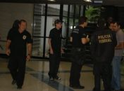 Presos foram levados à sede da PF, em Jaraguá