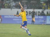 Marta faz dois, e Seleção feminina goleia em amistoso