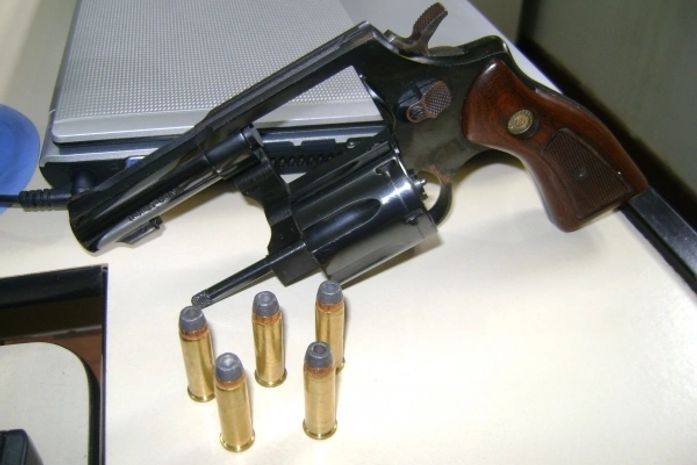 Arma foi apreendida e conduzida à delegacia de Penedo