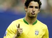 Recuperado de lesão no ombro, Pato diz que briga com Fred será ‘sadia’