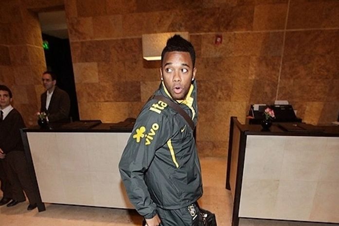 Após horas de viagem, seleção brasileira chega na Argentina