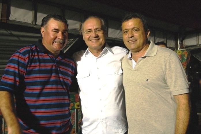 Renan com o prefeito Cícero Almeida e o secretário Mozart Amaral