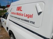 IML esteve no local