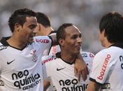 VÍDEO:Sem dó! Corinthians deita e rola em cima do São Paulo