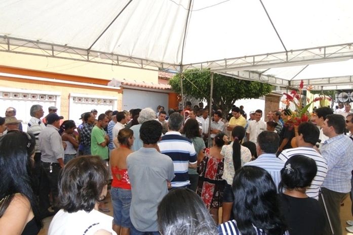 Prefeito James Ribeiro assina mais uma ordem de serviço