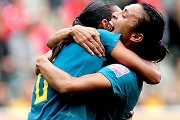 No sufoco, Brasil vence Austrália na estreia do mundial feminino