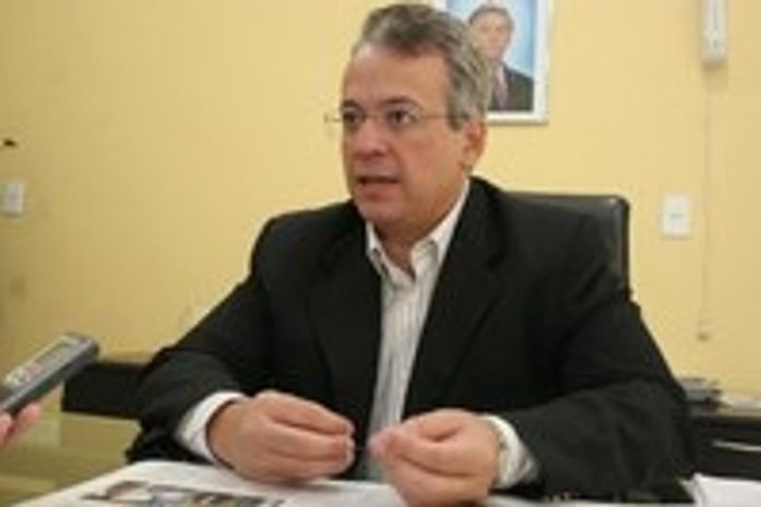 Secretario Adriano Soares