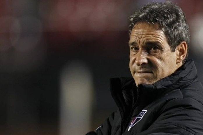 Carpegiani minimizou a possibilidade de ser demitido após derrota para o Botafogo