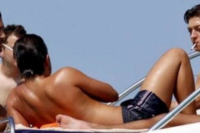 Astros ignoram recomendações e perdem a linha durante férias na Europa