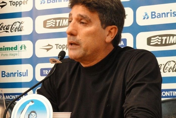 Renato Gaúcho se emociona e confirma despedida do Grêmio