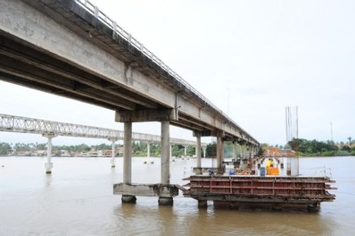 DER intensifica obras de duplicação na ponte Divaldo Suruagy