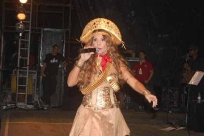 Forró dos plays Desejo de Menina e Elba Ramalho, encerra o Praia e forró em grande estilo.