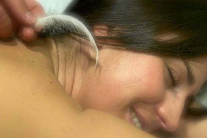 Por cerca de R$ 93, clínica oferece cócegas como opção para relaxar