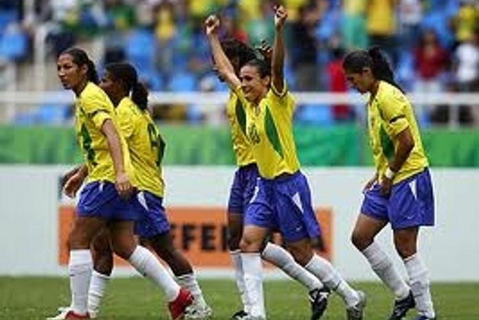 Seleção feminina já pensa nas quartas de final e prevê jogo complicado